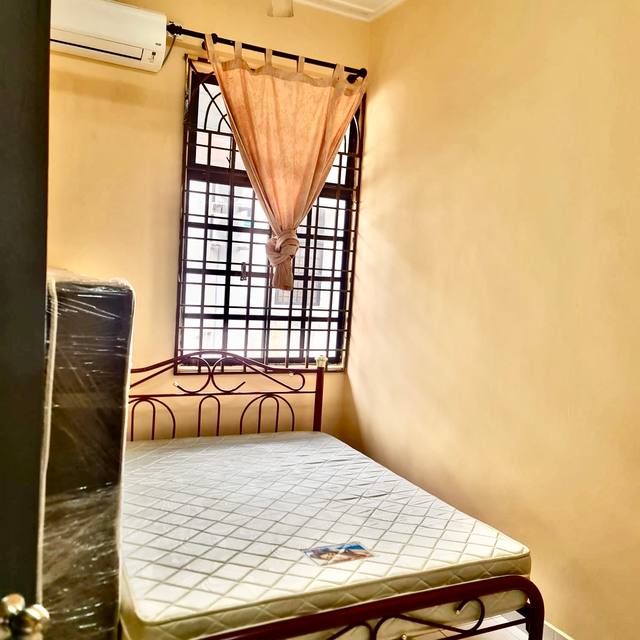 Taman Molek - 1.5 Storey Terrace / Unblock View / Well Condition - Thumbnail 5
