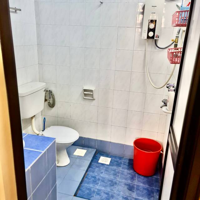 Taman Molek - 1.5 Storey Terrace / Unblock View / Well Condition - Thumbnail 11