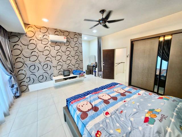 Nusa Sentral - Double Storey Terrace / Fully Renovated + 90% Furnishing / Gated & Guarded - Thumbnail 5