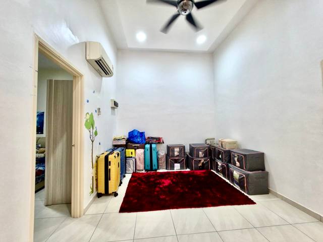 Nusa Sentral - Double Storey Terrace / Fully Renovated + 90% Furnishing / Gated & Guarded - Thumbnail 9