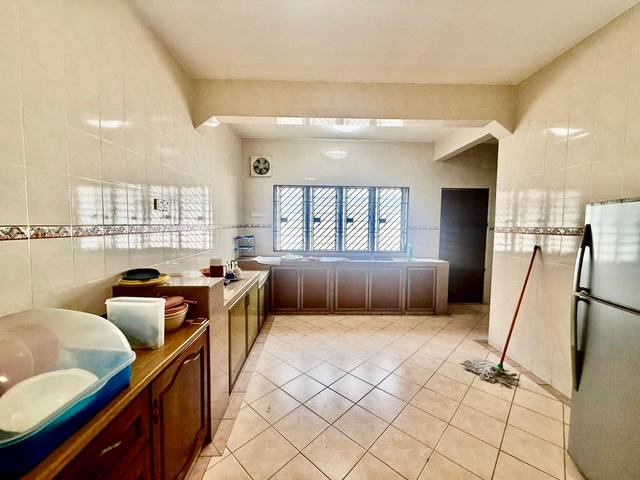 Skudai (Tun Aminah) - Double Storey Terrace / Renovated & Extended / 3 mins to Tasek Central Mall - Thumbnail 10