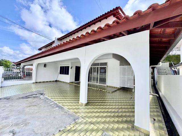Taman Nong Chik - Double Storey Semi Detached / Original Condition / Spacious Layout Concept
