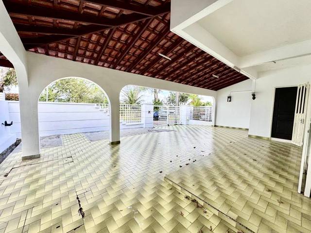 Taman Nong Chik - Double Storey Semi Detached / Original Condition / Spacious Layout Concept - Thumbnail 2