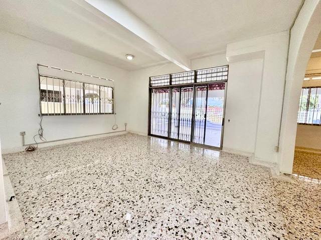 Taman Nong Chik - Double Storey Semi Detached / Original Condition / Spacious Layout Concept - Thumbnail 4