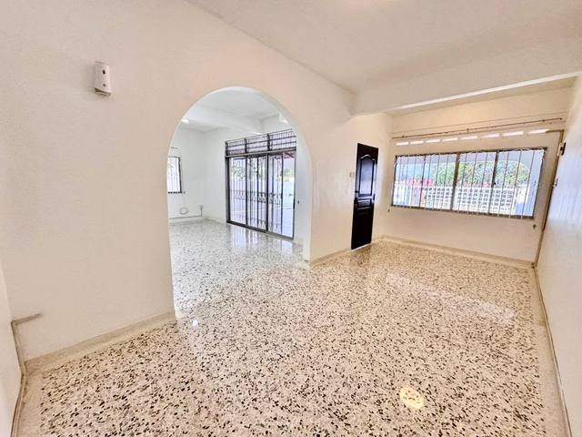 Taman Nong Chik - Double Storey Semi Detached / Original Condition / Spacious Layout Concept - Thumbnail 5