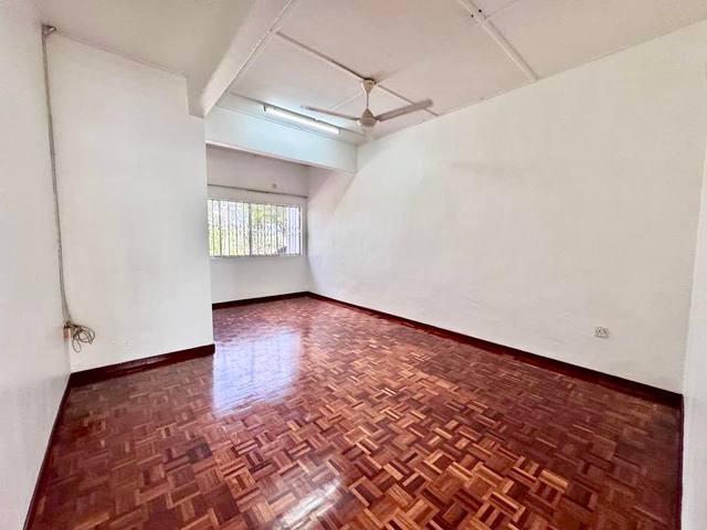 Taman Nong Chik - Double Storey Semi Detached / Original Condition / Spacious Layout Concept - Thumbnail 6