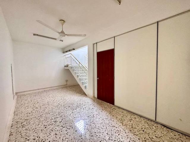 Taman Nong Chik - Double Storey Semi Detached / Original Condition / Spacious Layout Concept - Thumbnail 11