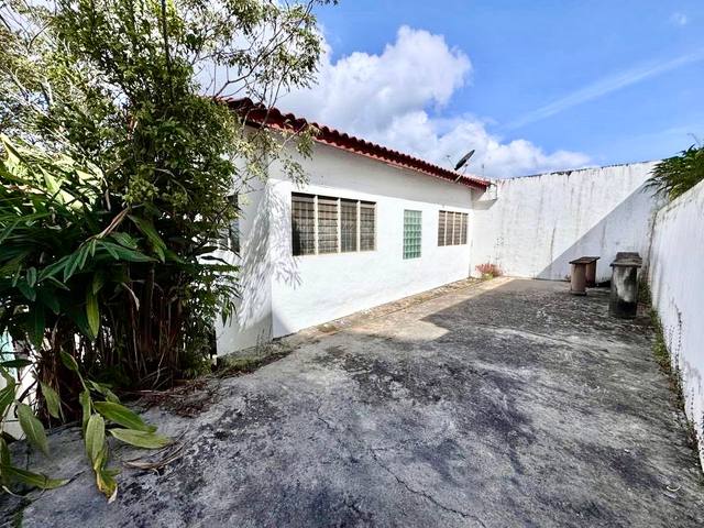 Taman Nong Chik - Double Storey Semi Detached / Original Condition / Spacious Layout Concept - Thumbnail 16