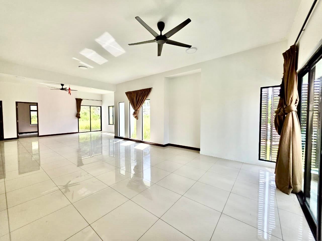 Nusa Idaman - 2.5 Storey Semi Detached / Gated & Guarded / Nearby Bukit Indah - Photo 1