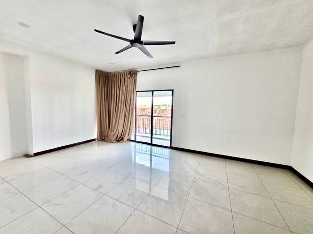 Nusa Idaman - 2.5 Storey Semi Detached / Gated & Guarded / Nearby Bukit Indah - Thumbnail 3