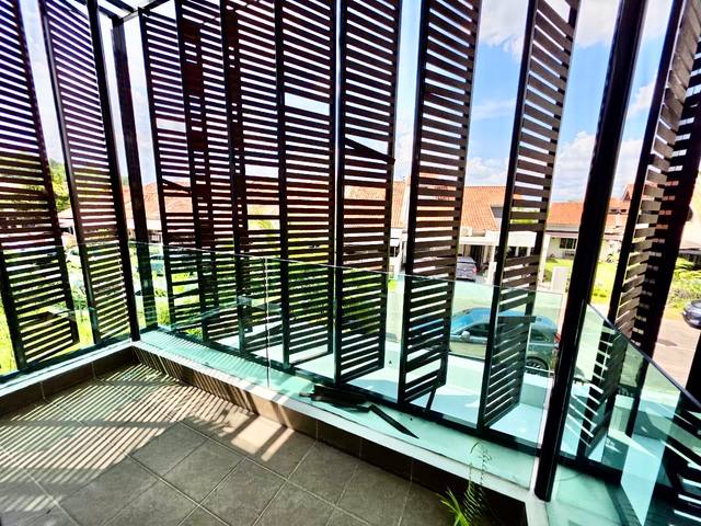 Nusa Idaman - 2.5 Storey Semi Detached / Gated & Guarded / Nearby Bukit Indah - Thumbnail 6