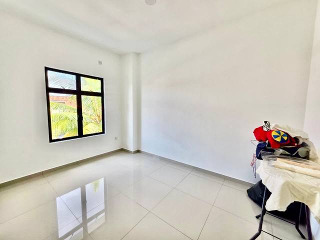 Nusa Idaman - 2.5 Storey Semi Detached / Gated & Guarded / Nearby Bukit Indah - Thumbnail 7