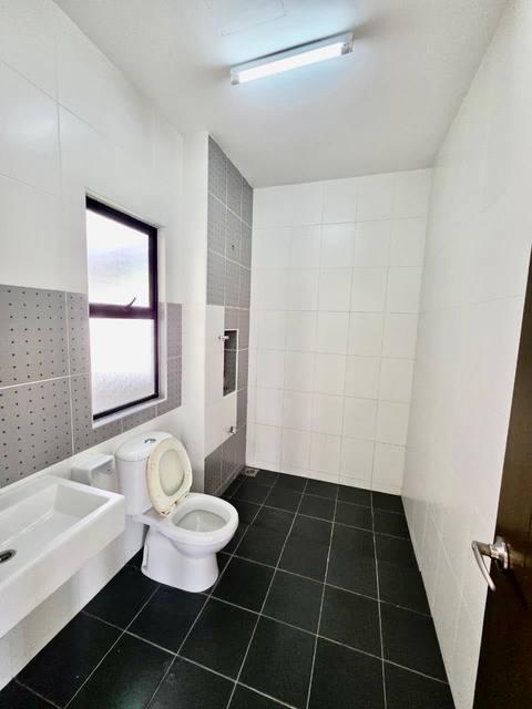 Nusa Idaman - 2.5 Storey Semi Detached / Gated & Guarded / Nearby Bukit Indah - Thumbnail 13