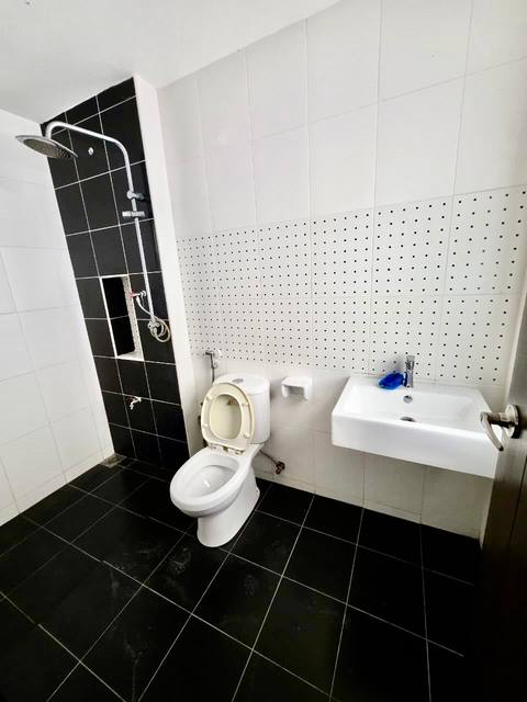 Nusa Idaman - 2.5 Storey Semi Detached / Gated & Guarded / Nearby Bukit Indah - Thumbnail 14