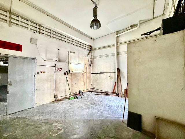 Permas Jaya - 1.5 Storey Terrace Factory / Light Industry / Vacant Unit - Thumbnail 3