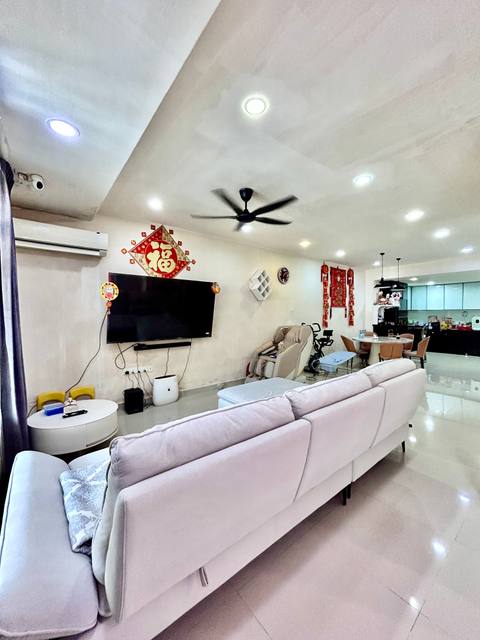 Impian Emas - Double Storey Terrace / Rare Big Unit in Good Condition / Renovated & Extended - Thumbnail 2