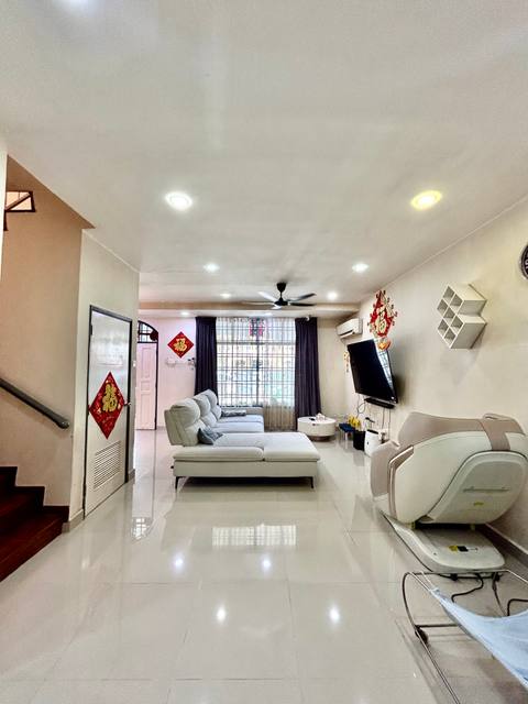 Impian Emas - Double Storey Terrace / Rare Big Unit in Good Condition / Renovated & Extended - Thumbnail 3