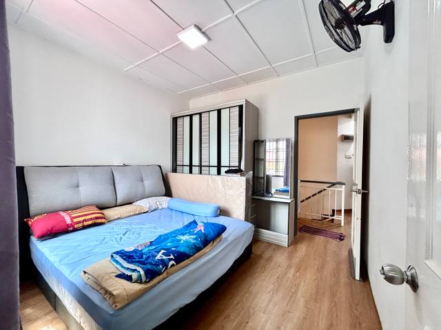 Impian Emas - Double Storey Terrace / Rare Big Unit in Good Condition / Renovated & Extended - Thumbnail 5
