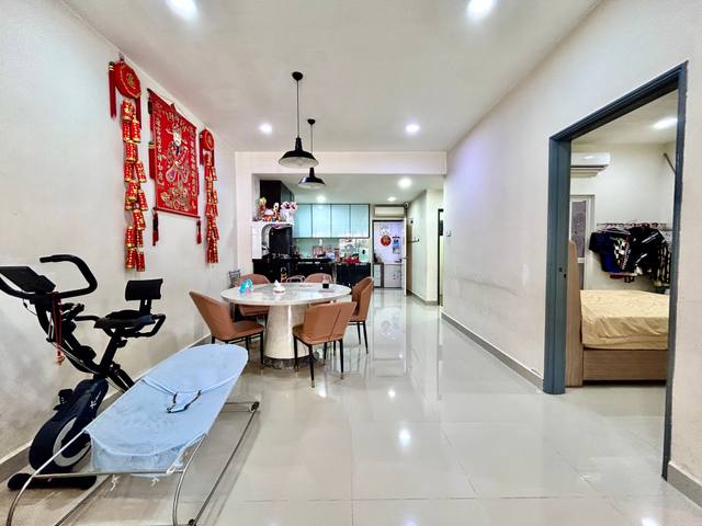 Impian Emas - Double Storey Terrace / Rare Big Unit in Good Condition / Renovated & Extended - Thumbnail 9