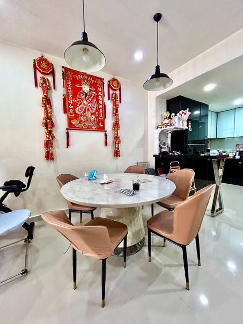 Impian Emas - Double Storey Terrace / Rare Big Unit in Good Condition / Renovated & Extended - Thumbnail 10