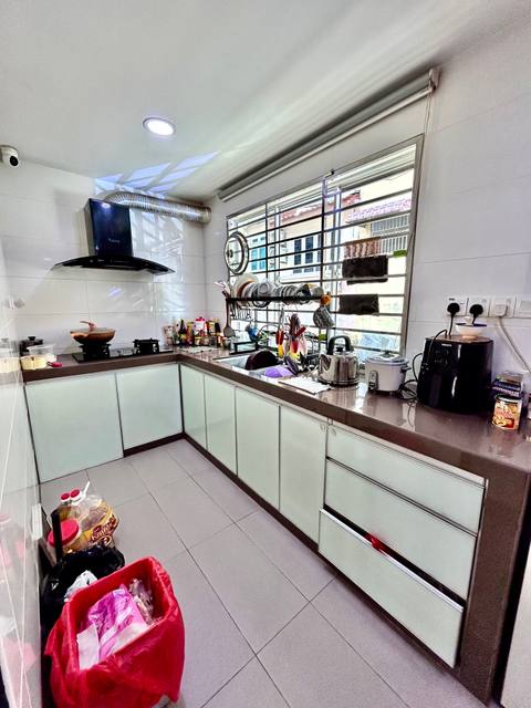 Impian Emas - Double Storey Terrace / Rare Big Unit in Good Condition / Renovated & Extended - Thumbnail 12