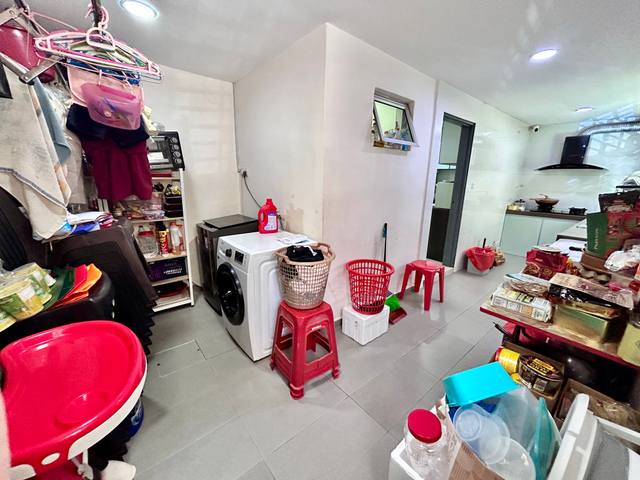 Impian Emas - Double Storey Terrace / Rare Big Unit in Good Condition / Renovated & Extended - Thumbnail 14