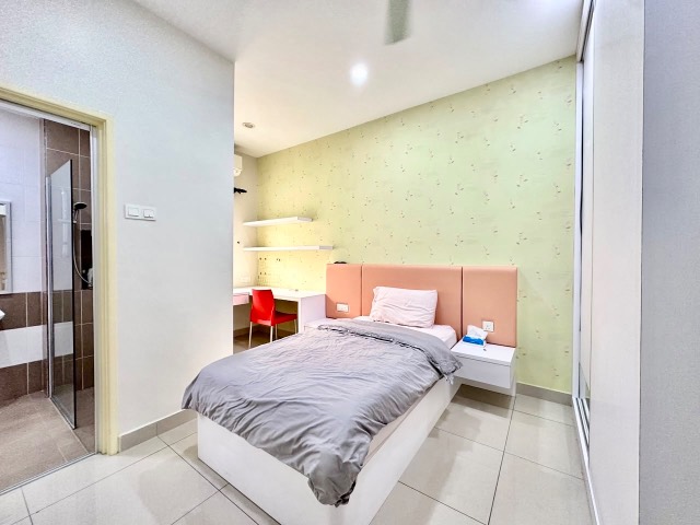 Seri Austin (Lakeview) - Double Storey Terrace / Fully Renovated & Furnished / Unblock View - Thumbnail 9