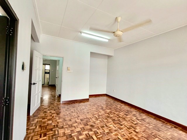Permas Jaya - Double Storey Terrace / Original Unit / Nearby Highway to SG - Thumbnail 6