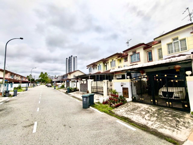 Bukit Indah - Double Storey Terrace / Full Loan Unit / Nearby Tuas & AEON Mall - Thumbnail 10