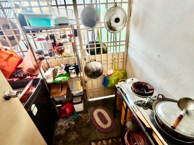 Puteri Wangsa - Single Storey Terrace / Cheapest in the Market Full Loan Unit  - Thumbnail 8