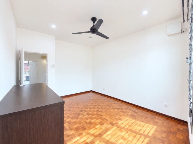 Impian Emas - Double Storey Terrace / Large Size & Built Up / Fully Renovated Unit - Thumbnail 8