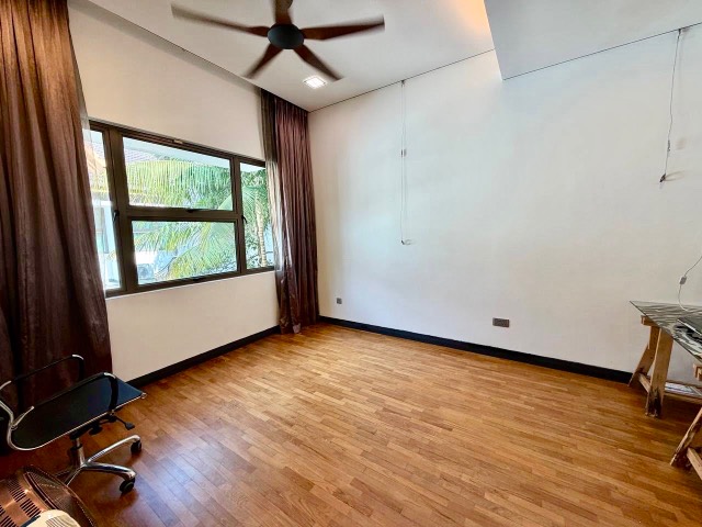 Iskandar Puteri (East Ledang) - Double Storey Semi Detached / Renovated & Well Maintained / Gated & Guarded - Thumbnail 8