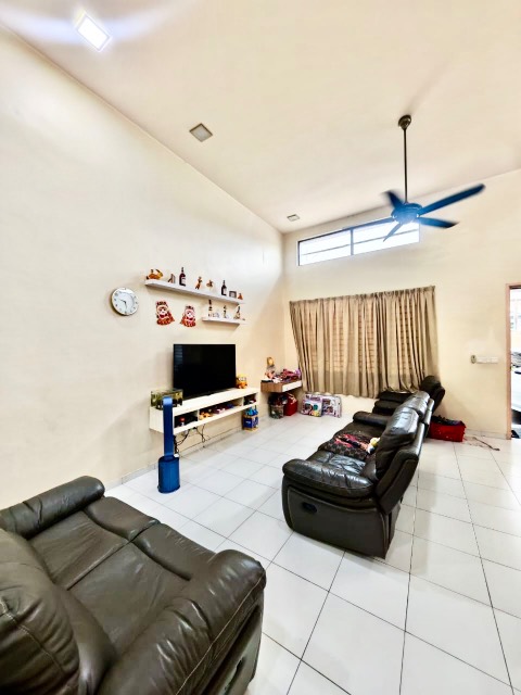 Setia Eco Gardens - Single Storey Terrace / Partial Renovated & Furnished / Nearby Tuas Highway - Thumbnail 3
