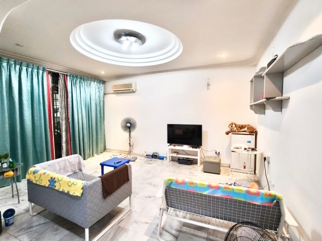 Taman Daya - Double Storey Terrace / Renovated & Extended Unit / Strategic Location Nearby Shoplots - Thumbnail 2