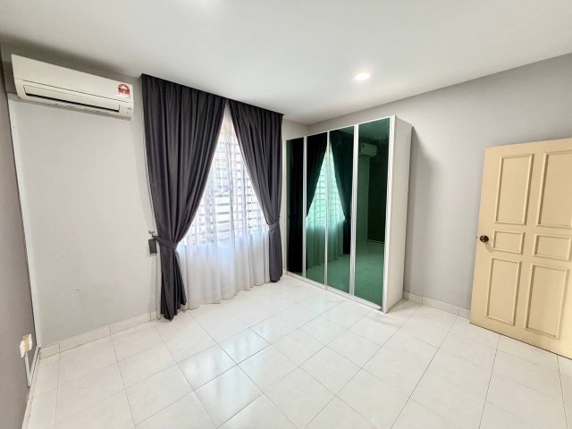 Sri Pulai Perdana (Pulai Terraces) - Double Storey Terrace / Full Loan Unit / Big Size Home with Garden View - Thumbnail 6