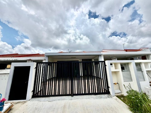 Pelangi Indah - Single Storey Terrace / Renovated & Kitchen Extended / Gated & Guarded