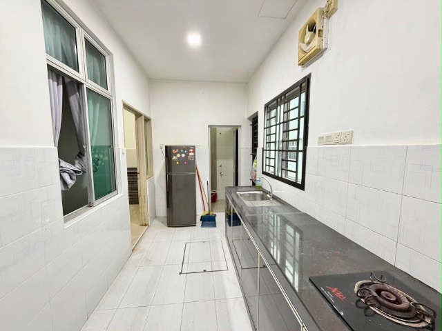Nusa Sentral - Double Storey Terrace / Unblock View / Nearby Shops & Tuas Highway - Thumbnail 11
