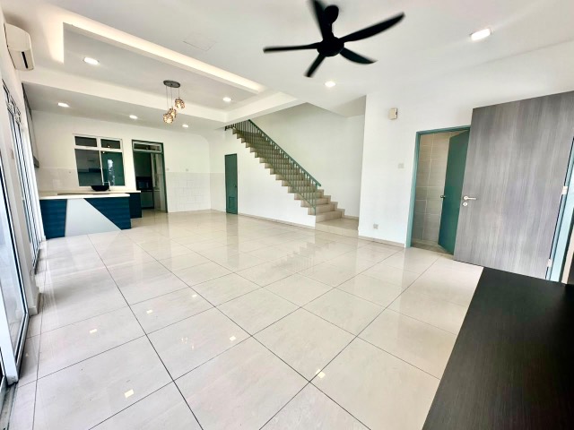 Horizon Hills - Three Storey Cluster / Renovated in Good Condition / Gated & Guarded - Thumbnail 4