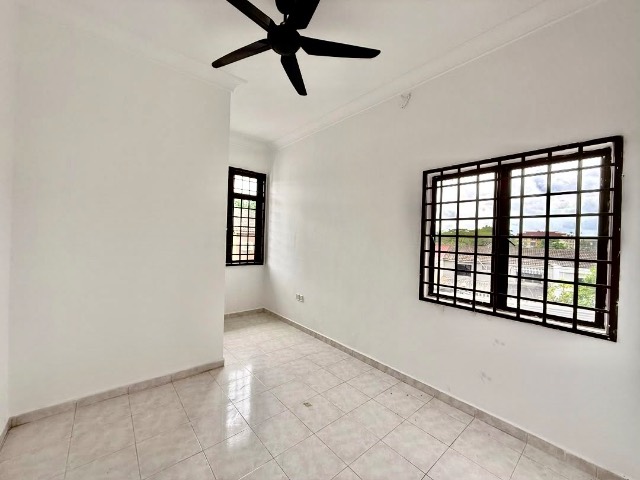 Desa Cemerlang - Double Storey Terrace Corner Lot / Big Extra Side Land / Refurbished in Good Condition - Thumbnail 8