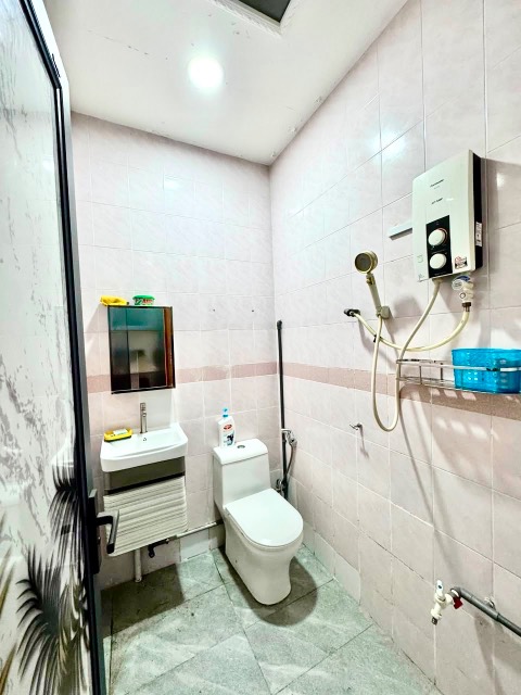 Nusa Bestari - Single Storey Terrace / Basic Renovated Unit / Strategic Matured Location - Thumbnail 8