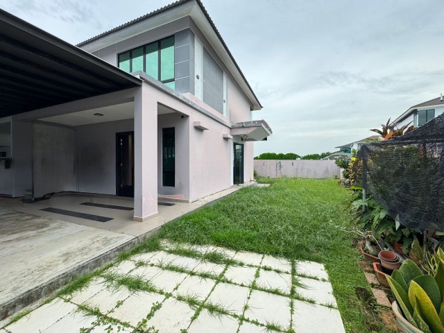 Austin Duta - Double Storey Terrace / Corner Lot with Bigger Land / Renovated in Good Condition