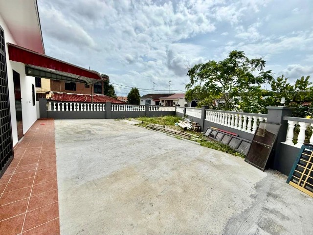 Desa Cemerlang - Double Storey Terrace Corner Lot / Big Extra Side Land / Refurbished in Good Condition - Thumbnail 3
