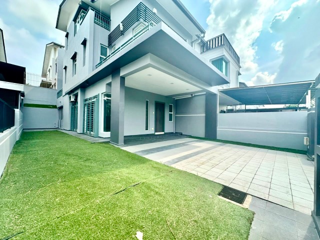 Horizon Hills - Three Storey Cluster / Renovated in Good Condition / Gated & Guarded - Thumbnail 3