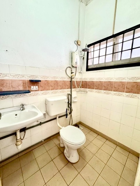 Bukit Indah - Single Storey Terrace / Renovated with MBJB Approval / Walking Distance to Bus Stop & Shops - Thumbnail 7