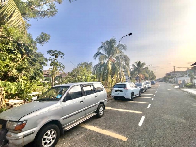 Nusa Jaya Mas - Three Storey Terrace / Rare Big Unit / Low Density only 10 Units