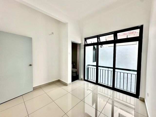 Mutiara Mas (Opal) - Three Storey Cluster / Private Lift in the Unit / Cheapest in the Market - Thumbnail 7