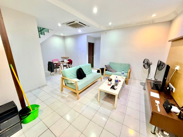 Johor Jaya - Double Storey Terrace / Good Condition / Unblock View
