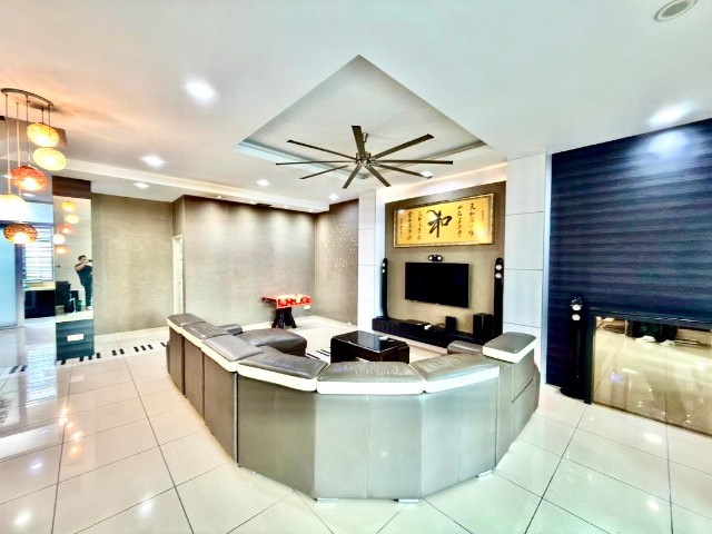 Seri Alam (Bina Park) - Three Storey Terrace / Large Land Area & Built Up / Renovated & Extended - Thumbnail 5