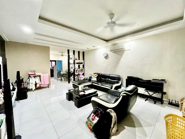 Sierra Perdana - Double Storey Terrace / Renovated & Well Maintained / Gated & Guarded