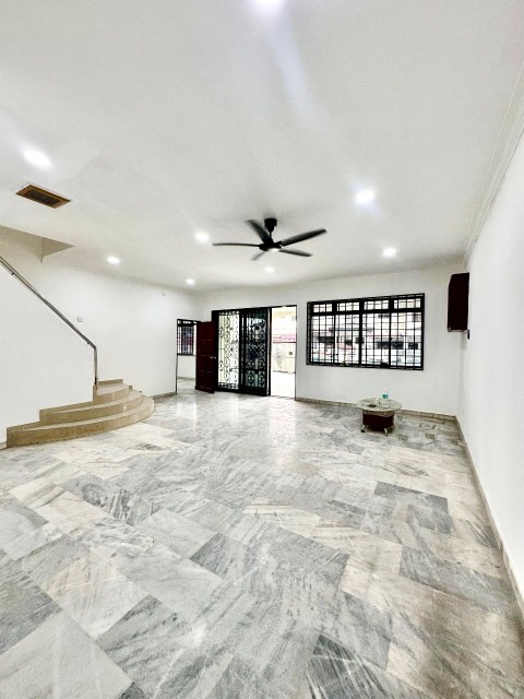 Taman Sri Skudai - Double Storey Terrace Corner Lot / Rare Full Loan Unit / Fully Extended Unit - Thumbnail 2